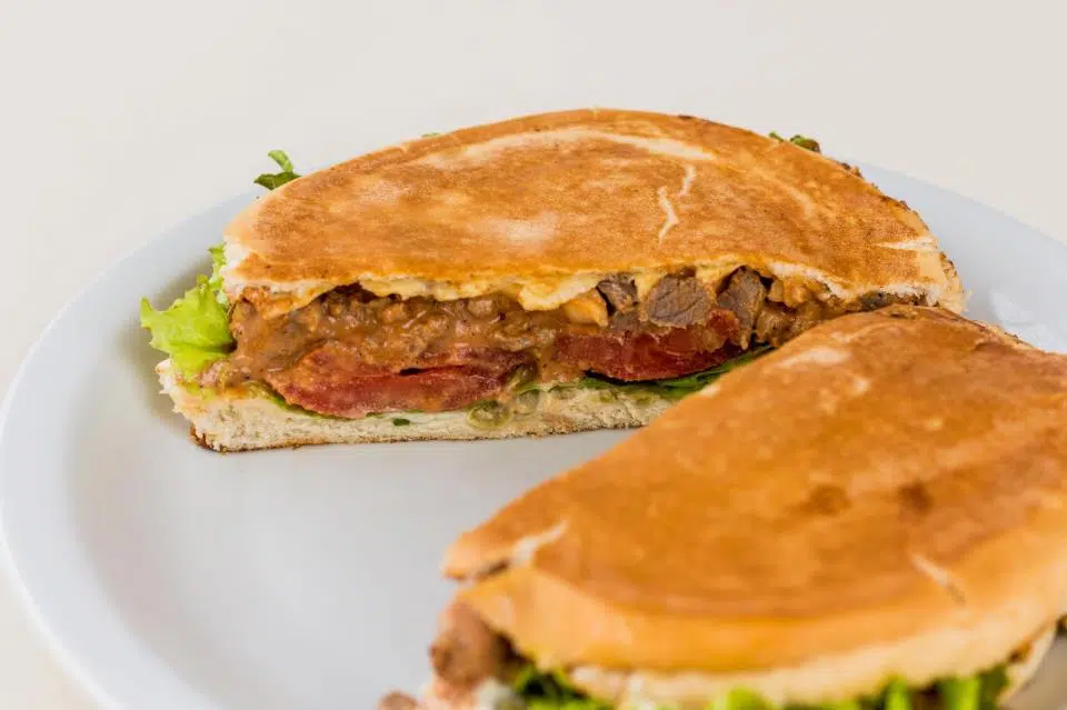 Ô Xiss: o pão na prensa tradicional e mais gostoso de Porto Alegre -  Revista Sabores do Sul
