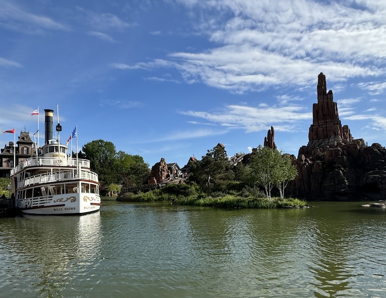 frontierland disney paris