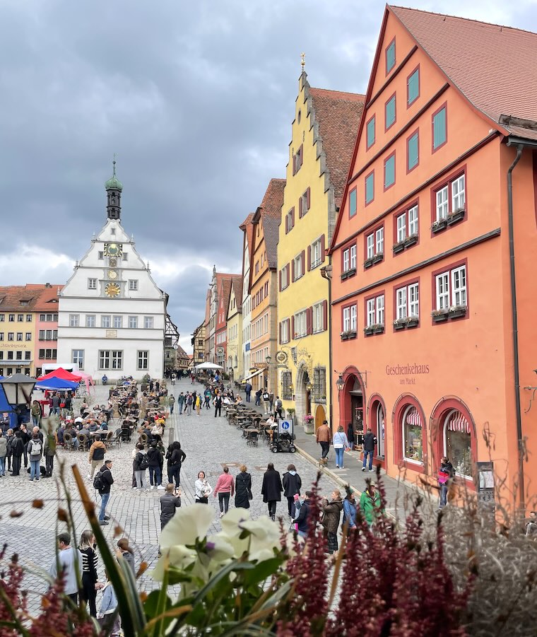 vista da praca de rothenburg ob der tauber alemanha