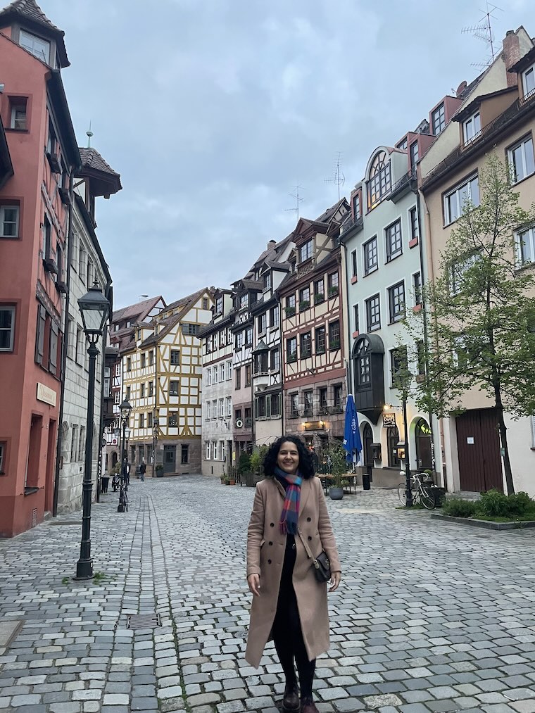 luiza na rua das casas de enxaimel