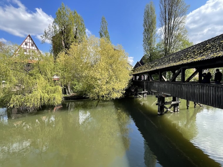 ponte de madeira medieval em nuremberg