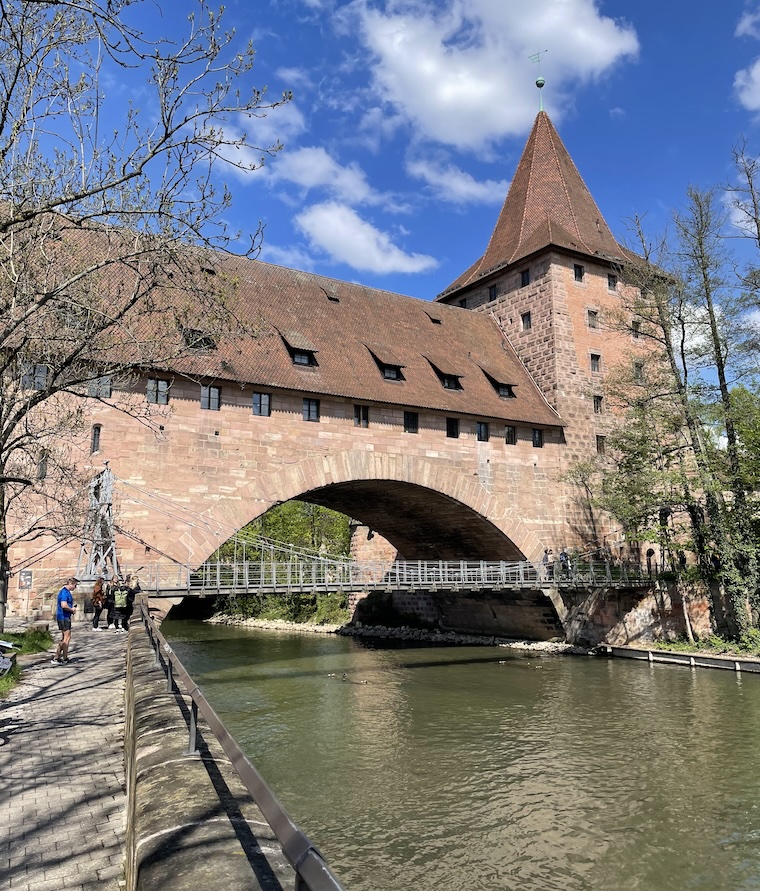 pontes no centro histórico de nuremberg