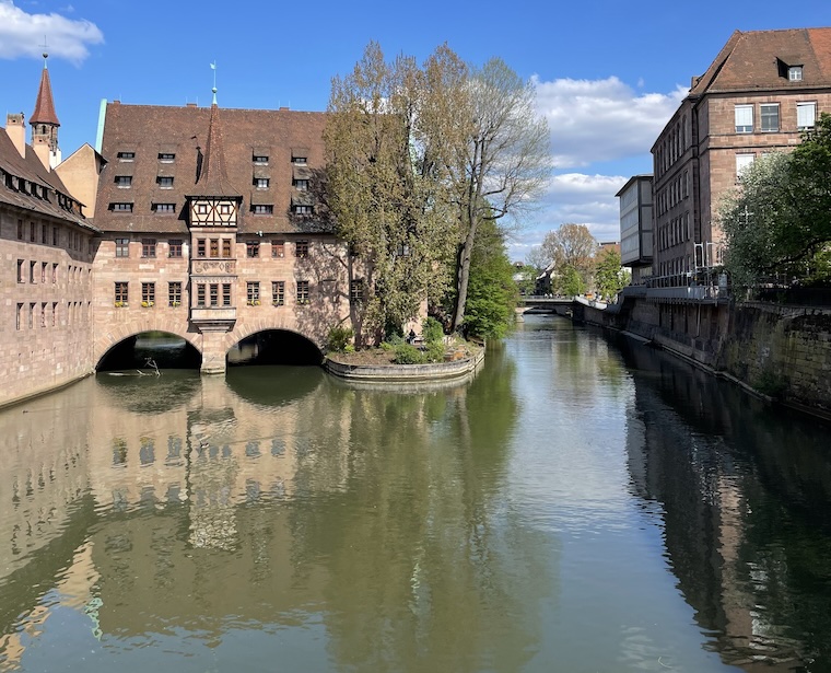 ponte de madeira medieval em nuremberg